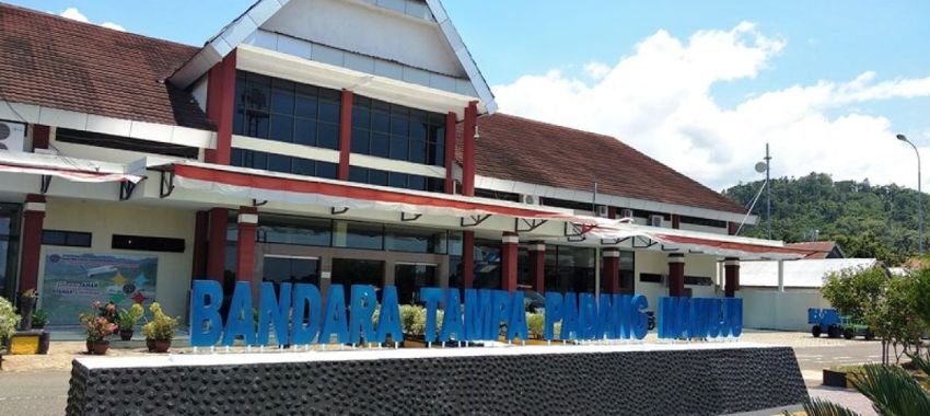 Tampa Padang Airport