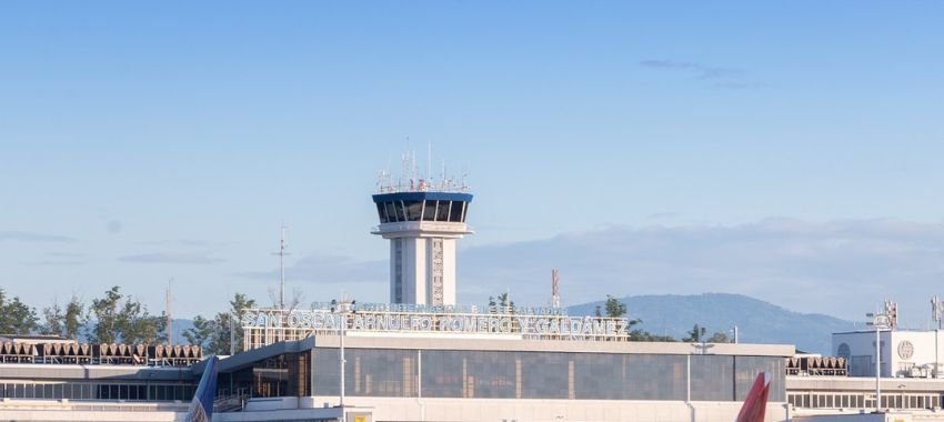 El Salvador Bajo Airport