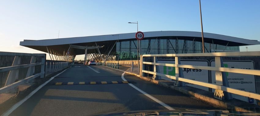 Santiago-Rosalía de Castro Airport
