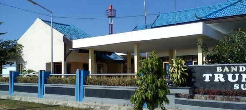 Trunojoyo Airport