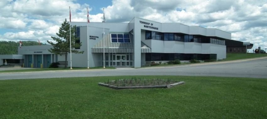 Voyageur Airways YMG Terminal – Manitouwadge Airport