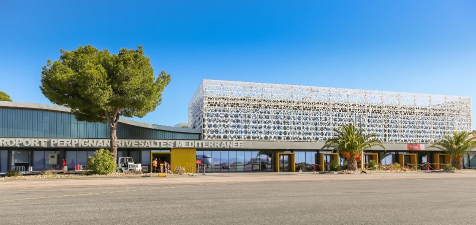 Aer Lingus Airlines PGF Terminal – Perpignan-Rivesaltes Airport